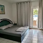 Apartment Lana *